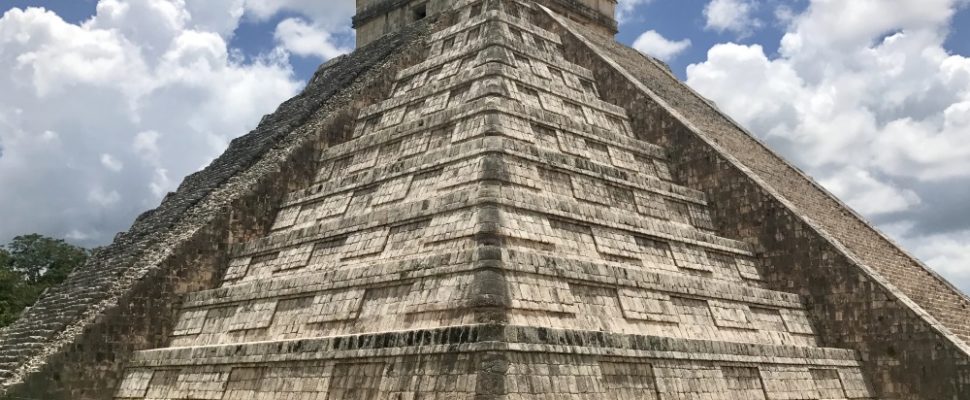 Mexico: Climbing to the top of the Pyramid