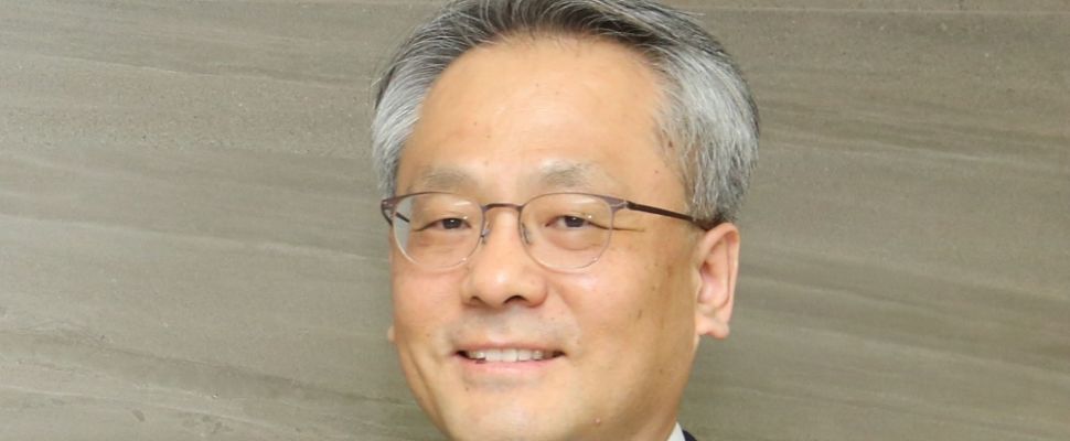 Kyungjin Peter Kim – CEO, ST Pharm, South Korea