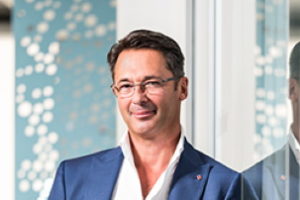 Thomas A. Tóth von Kiskér – CEO & Board Member, Tillotts Pharma AG